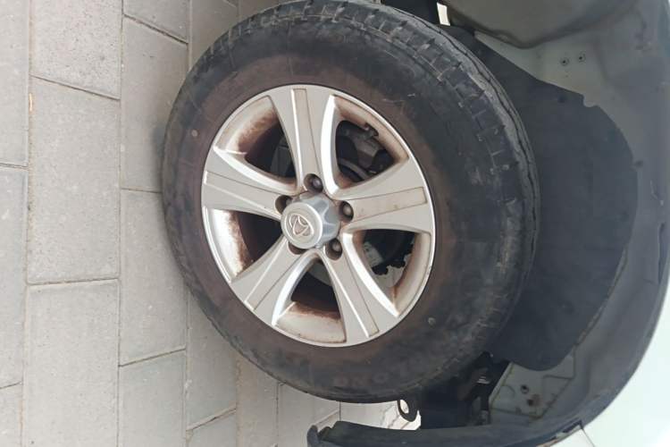 Used CHANGAN KAICHENG Shenqi F30 2018 1.5L Luxury Short-Wheelbase DAM15L Right Front Wheel Hub