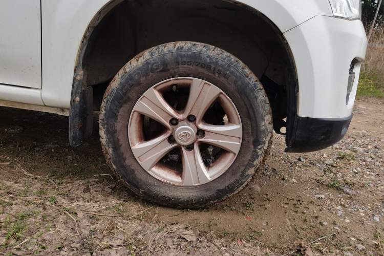 Used CHANGAN KAICHENG Shenqi F30 2018 1.5L Comfort Trim Short Wheelbase DAM15L Right Front Wheel Hub