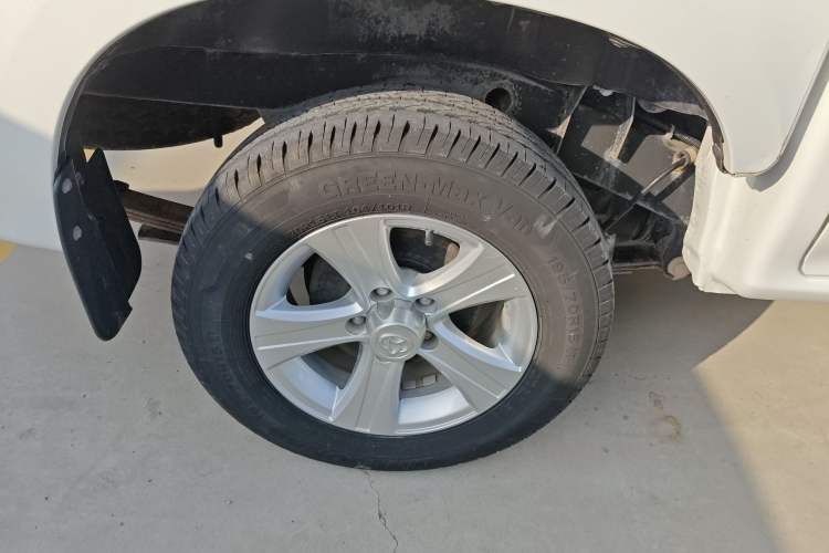 Used CHANGAN KAICHENG Shenqi F30 2018 1.5L Elite Edition Short Wheelbase DAM15L Right Rear Wheel Hub