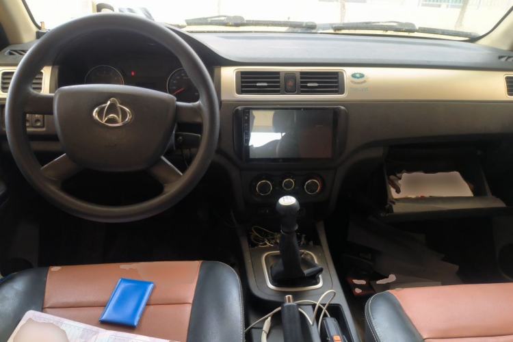 Used CHANGAN KAICHENG Shenqi F30 2018 1.5L Elite Edition Short Wheelbase DAM15L Center Console