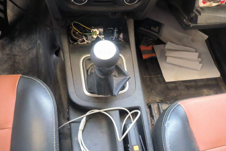 Used CHANGAN KAICHENG Shenqi F30 2018 1.5L Elite Edition Short Wheelbase DAM15L Gear Lever