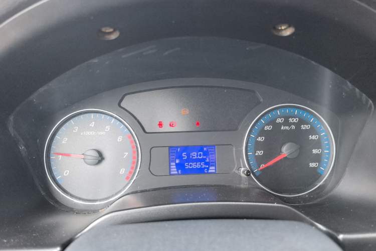 Used CHANGAN KAICHENG Shenqi F30 2019 1.5L Comfort Edition China VI Dual-Cab Long Wheelbase DAM15KL Instrument Cluster