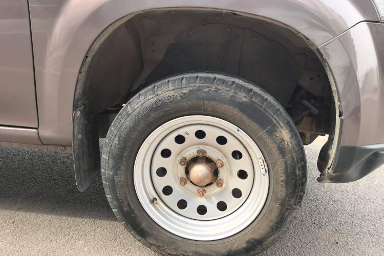 Used CHANGAN KAICHENG Shenqi F30 2019 1.5L Comfort Edition China VI Dual-Cab Long Wheelbase DAM15KL Right Front Wheel Hub