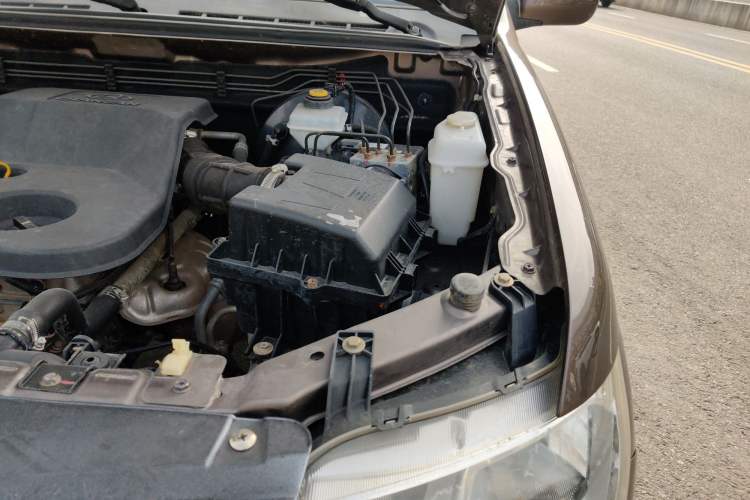 Used CHANGAN KAICHENG Shenqi F30 2019 1.5L Standard Version China VI Dual-Cab Long Wheelbase DAM15KL Engine Bay Left