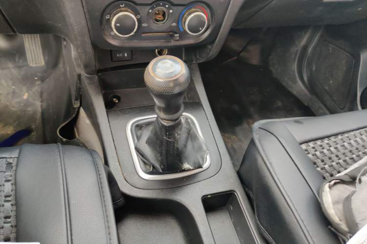 Used CHANGAN KAICHENG Shenqi F30 2019 1.5L Standard Version China VI Dual-Cab Long Wheelbase DAM15KL Gear Lever
