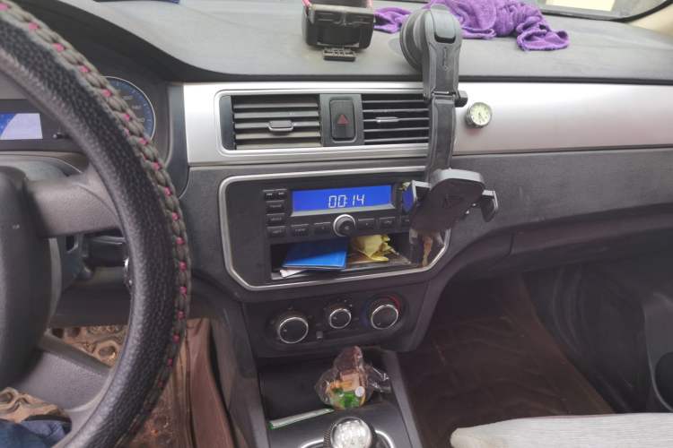 Used CHANGAN KAICHENG Shenqi F30 2019 1.5L Standard Version China VI Dual-Cab Long Wheelbase DAM15KL Audio And AC Panel