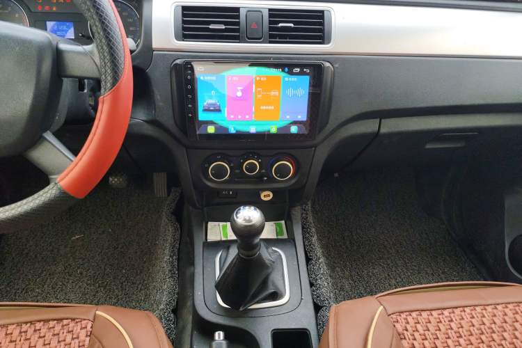 Used CHANGAN KAICHENG Shenqi F30 2019 1.5L Comfort Edition China VI Dual-Cab Short-Wheelbase DAM15KL Audio And AC Panel