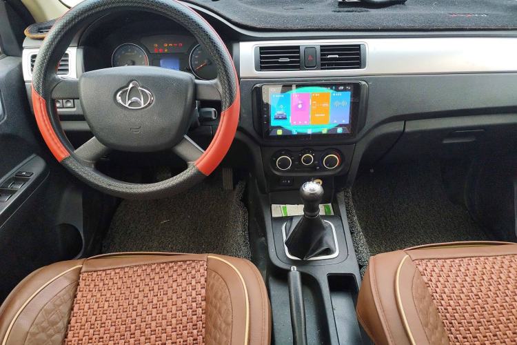 Used CHANGAN KAICHENG Shenqi F30 2019 1.5L Comfort Edition China VI Dual-Cab Short-Wheelbase DAM15KL Center Console