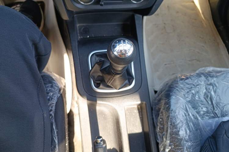 Used CHANGAN KAICHENG Shenqi F30 2019 1.5L Comfort Edition China VI Dual-Cab Short-Wheelbase DAM15KL Gear Lever