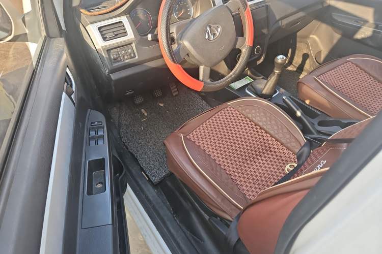 Used CHANGAN KAICHENG Shenqi F30 2019 1.5L Comfort Edition China VI Dual-Cab Short-Wheelbase DAM15KL Left Front Seat