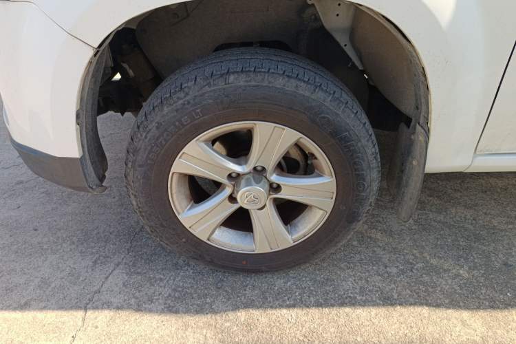 Used CHANGAN KAICHENG Shenqi F30 2019 1.5L Comfort Edition China VI Dual-Cab Short-Wheelbase DAM15KL Left Front Wheel Hub
