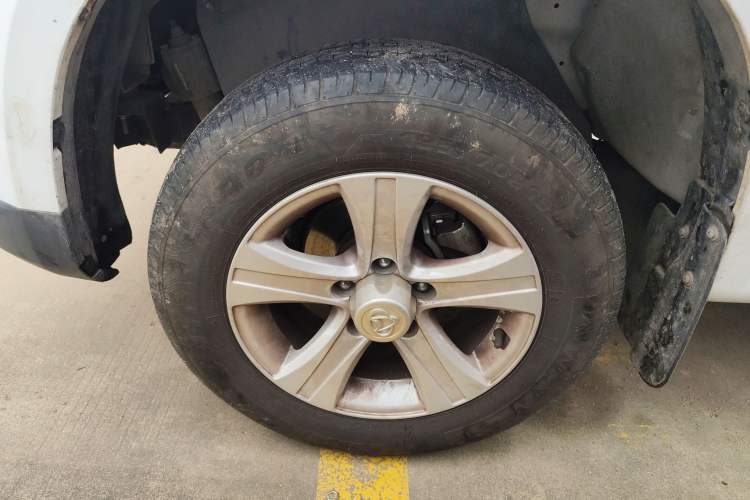 Used CHANGAN KAICHENG Shenqi F30 2019 1.5L Comfort Edition China VI Dual-Cab Short-Wheelbase DAM15KL Left Front Wheel Hub