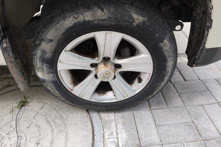 Used CHANGAN KAICHENG Shenqi F30  Right Front Wheel Hub