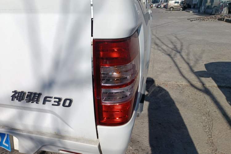 Used CHANGAN KAICHENG Shenqi F30 2019 1.5L Comfort Edition China VI Dual-Cab Short-Wheelbase DAM15KL Right Rear Taillight