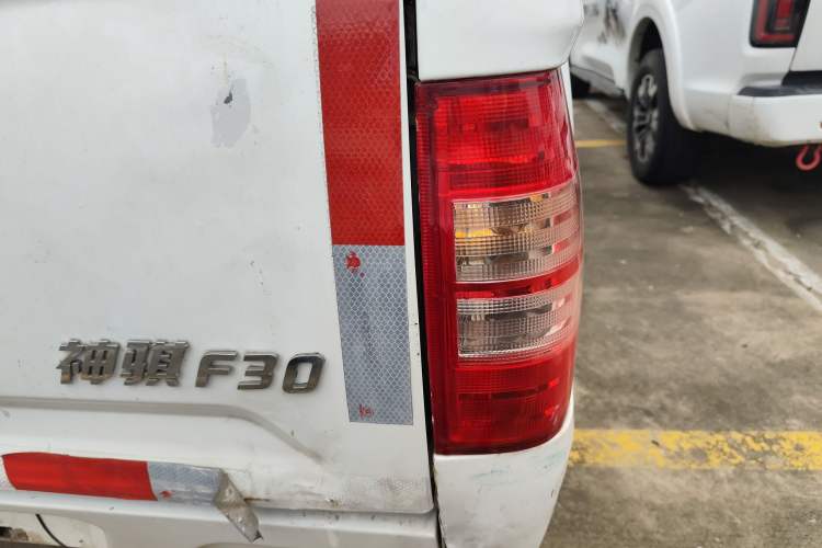 Used CHANGAN KAICHENG Shenqi F30 2019 1.5L Comfort Edition China VI Dual-Cab Short-Wheelbase DAM15KL Right Rear Taillight