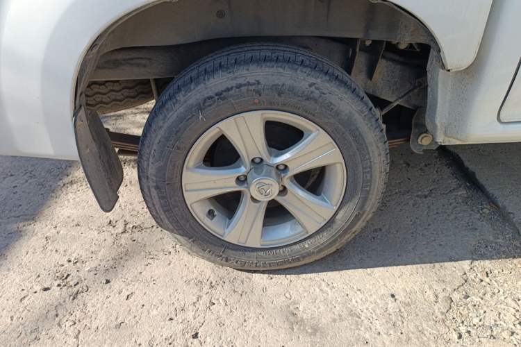 Used CHANGAN KAICHENG Shenqi F30 2019 1.5L Comfort Edition China VI Dual-Cab Short-Wheelbase DAM15KL Right Rear Wheel Hub