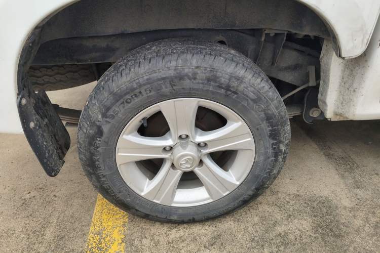 Used CHANGAN KAICHENG Shenqi F30 2019 1.5L Comfort Edition China VI Dual-Cab Short-Wheelbase DAM15KL Right Rear Wheel Hub