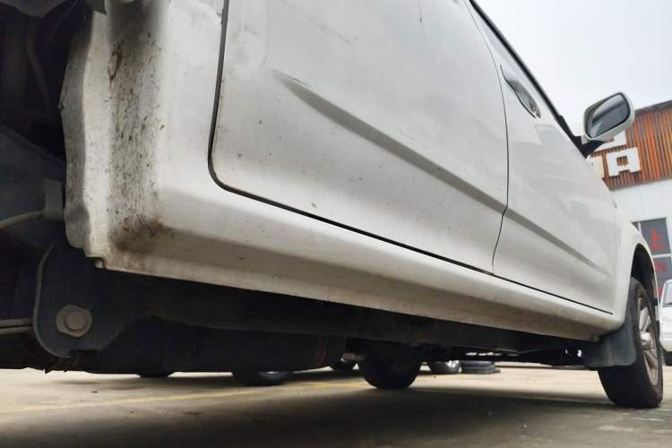 Used CHANGAN KAICHENG Shenqi F30 2019 1.5L Comfort Edition China VI Dual-Cab Short-Wheelbase DAM15KL Right Side Sill