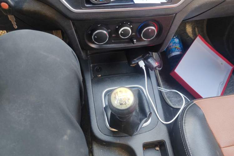 Used CHANGAN KAICHENG Shenqi F30 2020 1.5L Elite Edition China VI Standard Double-Cab Short Wheelbase DAM15KL Gear Lever