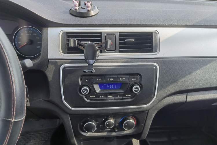 Used CHANGAN KAICHENG Shenqi F30 2021 1.5L Entrepreneur Edition Standard Version Double Cab Short Wheelbase DAM15KL Audio And AC Panel