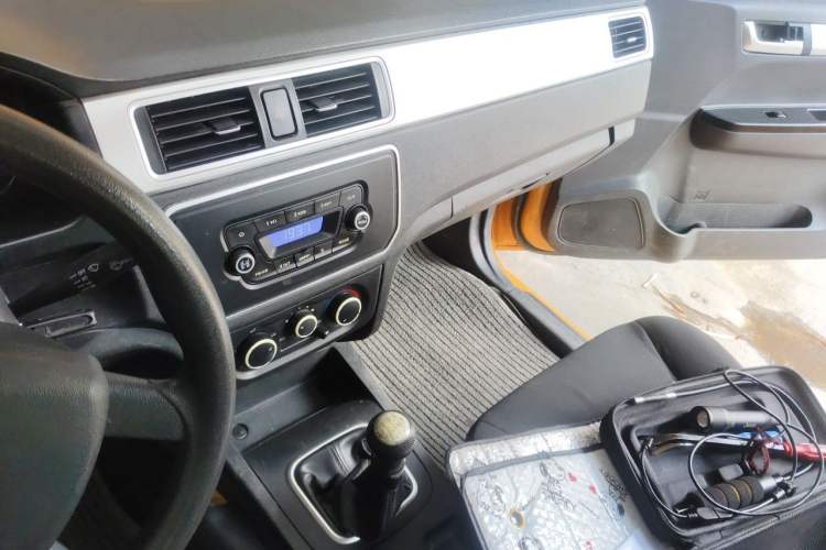 Used CHANGAN KAICHENG Shenqi F30 2021 1.5L Entry-Level Double-Cab Long-Wheelbase Version DAM15KL Audio And AC Panel