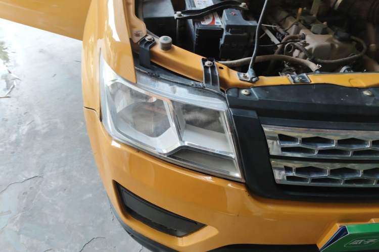 Used CHANGAN KAICHENG Shenqi F30 2021 1.5L Entry-Level Double-Cab Long-Wheelbase Version DAM15KL Engine Bay Right