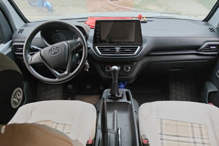 Used CHANGAN KAICHENG Shenqi PLUS 2022 1.8L Standard Vehicle Luxury Version Double Cab – 4J18V Center Console