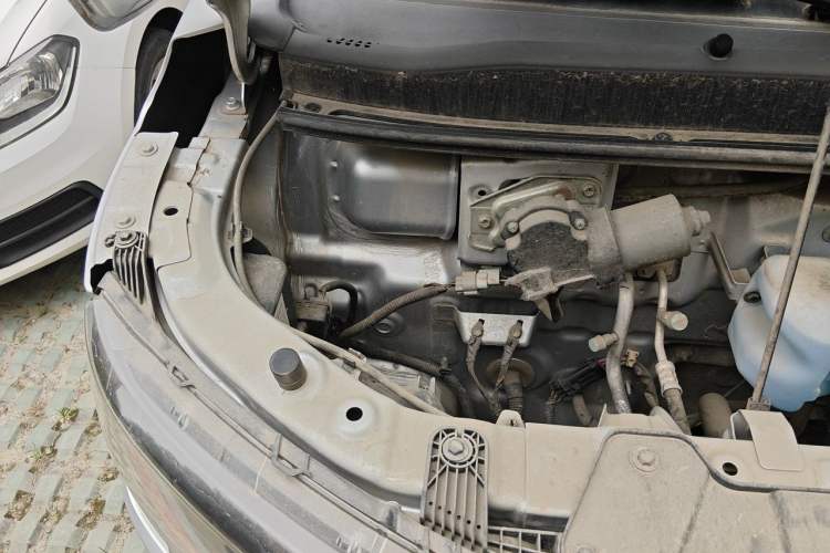 Used CHANGAN KAICHENG Shenqi PLUS 2022 1.8L Standard Vehicle Luxury Version Double Cab – 4J18V Engine Bay Right