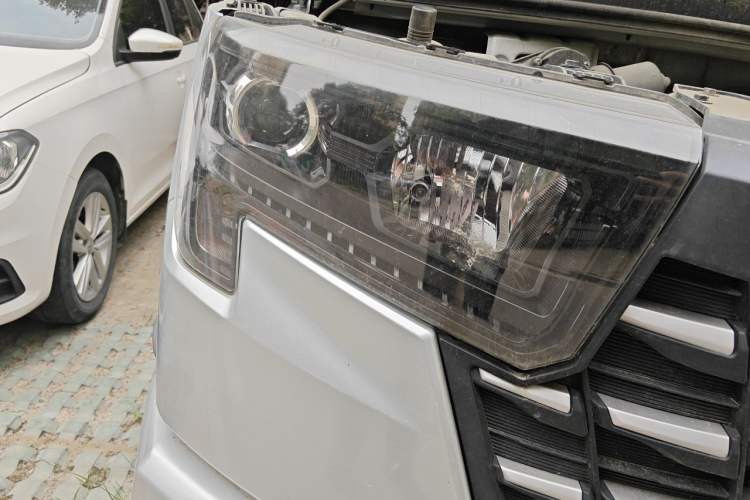 Used CHANGAN KAICHENG Shenqi PLUS 2022 1.8L Standard Vehicle Luxury Version Double Cab – 4J18V Right Front Headlight