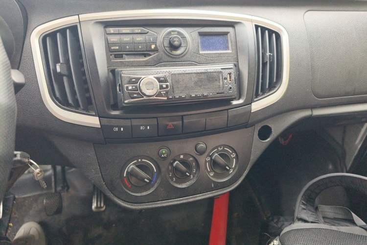 Used CHANGAN KAICHENG Shenqi T20 2018 1.5L T20L Comfort-Grade Single-Cab Cargo Truck with 3.6-meter Cargo Bed Equipped with DAM15R Engine Audio And AC Panel