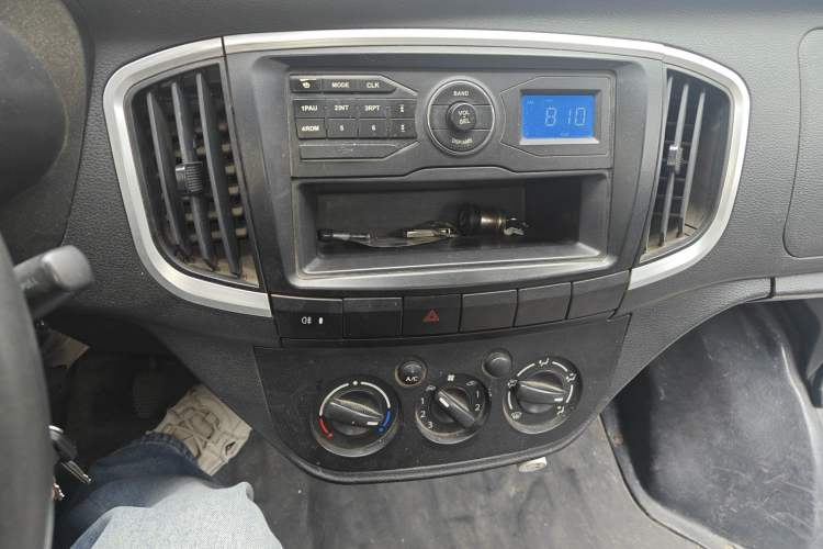 Used CHANGAN KAICHENG Shenqi T20 2018 1.5L Standard Single-Cab Cargo Truck DAM15R Audio And AC Panel