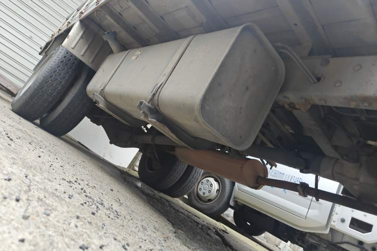 Used CHANGAN KAICHENG Shenqi T20 2018 1.5L Standard Single-Cab Cargo Truck DAM15R Chassis Rear Right