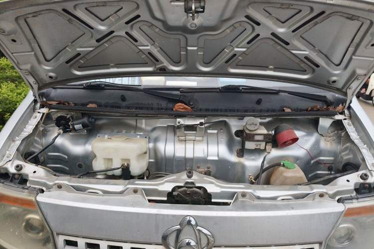 Used CHANGAN KAICHENG Shenqi T20 2018 1.5L T20L Comfort-Grade Single-Cab Cargo Truck with 3.6-meter Cargo Bed Equipped with DAM15R Engine Engine Bay