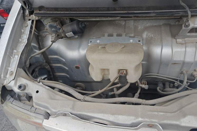 Used CHANGAN KAICHENG Shenqi T20 2018 1.5L Standard Single-Cab Cargo Truck DAM15R Engine Bay Right