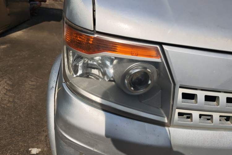 Used CHANGAN KAICHENG Shenqi T20 2018 1.5L T20L Van Comfort Version Single Cab with 3.65m Cargo Bed DAM15R Right Front Headlight