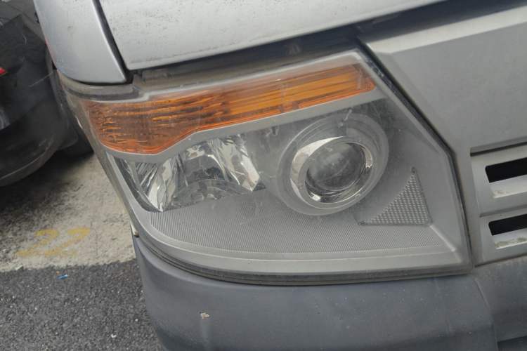 Used CHANGAN KAICHENG Shenqi T20 2018 1.5L Standard Single-Cab Cargo Truck DAM15R Right Front Headlight
