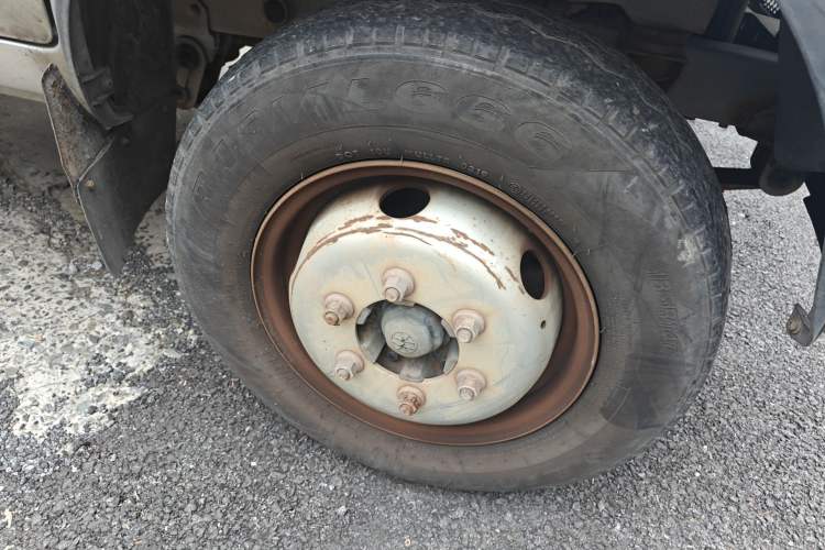 Used CHANGAN KAICHENG Shenqi T20 2018 1.5L Standard Single-Cab Cargo Truck DAM15R Right Front Wheel Hub