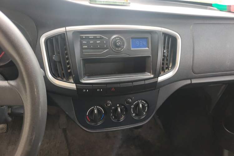 Used CHANGAN KAICHENG Shenqi T20 2021 1.5L Luxury Double-Cab DAM15KR Audio And AC Panel