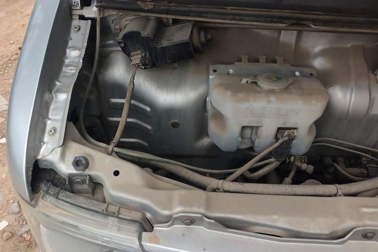 Used CHANGAN KAICHENG Shenqi T20 2021 1.5L Luxury Double-Cab DAM15KR Engine Bay Right
