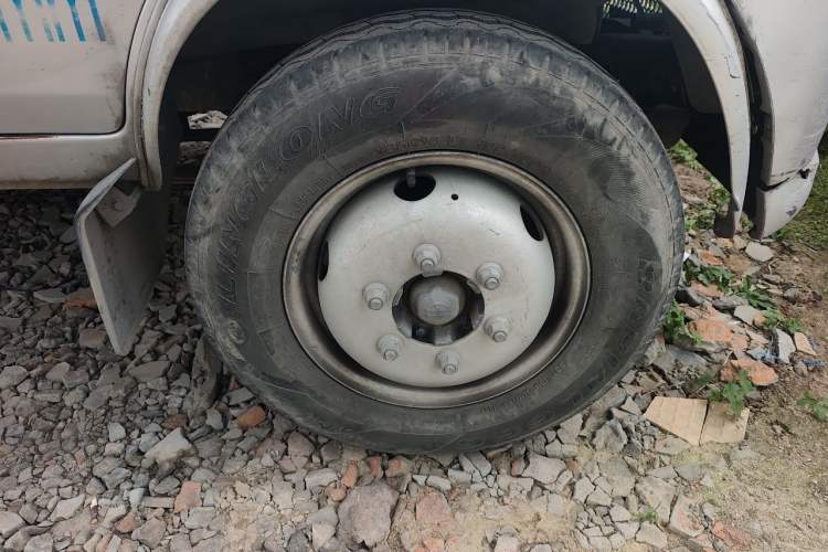 Used CHANGAN KAICHENG Shenqi T20 2021 1.5L Luxury Double-Cab DAM15KR Right Front Wheel Hub
