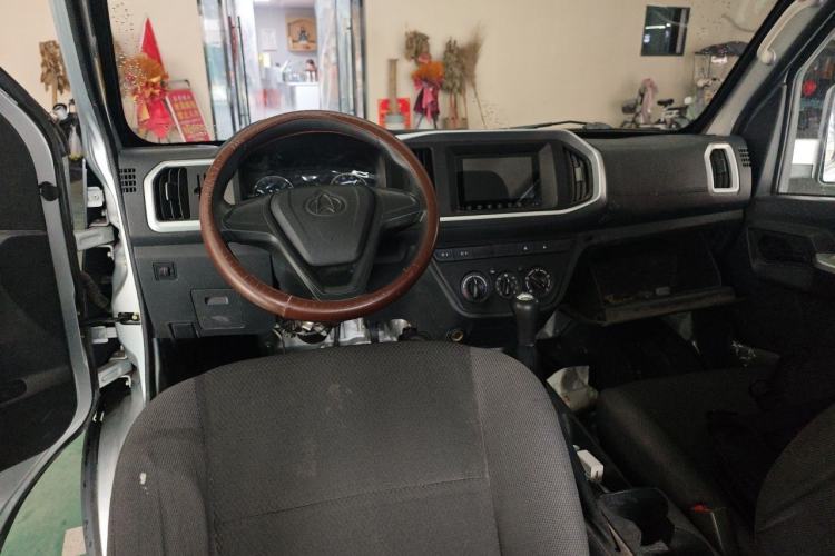 Used CHANGAN KAICHENG Shenqi T30 2021 1.6L Luxury Model Double Cab 3.01-meter Standard Vehicle DAM16KR Center Console