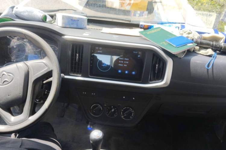 Used CHANGAN KAICHENG Shenqi T30 2021 1.6L Comfort Single-Row 3.6m Standard Vehicle DAM16KR Center Console