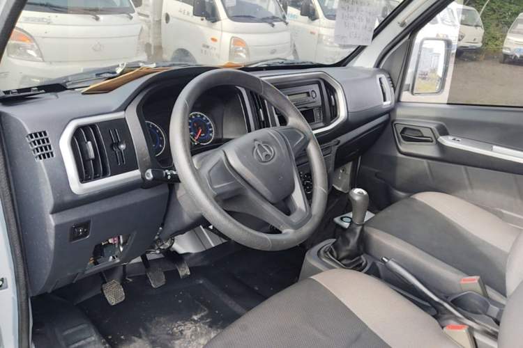 Used CHANGAN KAICHENG Shenqi T30 2021 1.6L Comfort Single-Row 3.6m Standard Vehicle DAM16KR Center Console