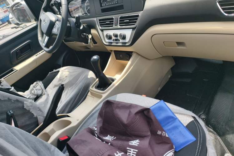 Used CHANGAN KAICHENG Shenqi T30 2021 1.6L Luxury Double-Cab 3.01-meter Steel-Plate Cargo Van DAM16KR Gear Lever