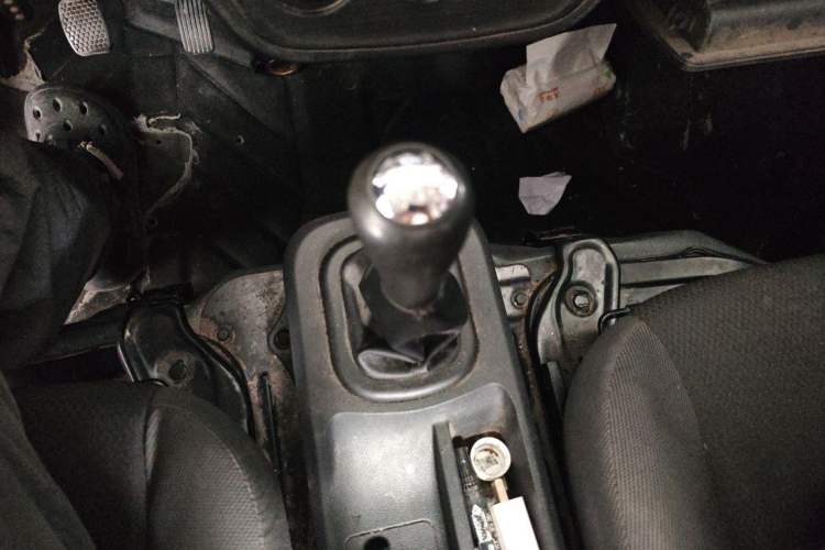 Used CHANGAN KAICHENG Shenqi T30 2021 1.6L Luxury Model Double Cab 3.01-meter Standard Vehicle DAM16KR Gear Lever