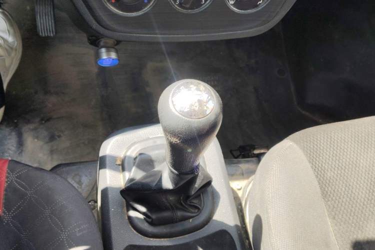 Used CHANGAN KAICHENG Shenqi T30 2021 1.6L Comfort Single-Row 3.6m Standard Vehicle DAM16KR Gear Lever