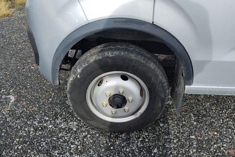 Used CHANGAN KAICHENG Shenqi T30 2021 1.6L Comfort Single-Row 3.6m Standard Vehicle DAM16KR Left Front Wheel Hub