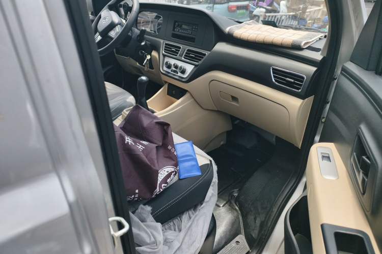 Used CHANGAN KAICHENG Shenqi T30 2021 1.6L Luxury Double-Cab 3.01-meter Steel-Plate Cargo Van DAM16KR Odometer Close Up