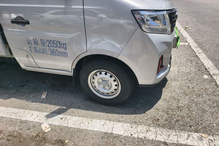 Used CHANGAN KAICHENG Shenqi T30 2021 1.6L Luxury Double-Cab 3.01-meter Steel-Plate Cargo Van DAM16KR Right Front Wheel Hub