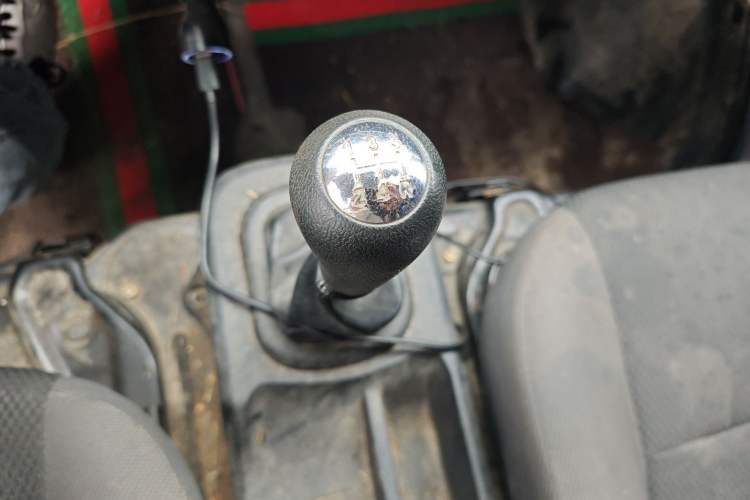 Used CHANGAN KAICHENG Shenqi T30 2021 1.6L Luxury Double-Cab 2.55m Steel-Plate Van DAM16KR Gear Lever
